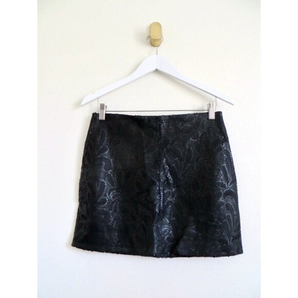 NEW! Blank NYC Vegan Leather Black Sequined Embroidery Detail Mini Skirt SZ 26 - Picture 8 of 14